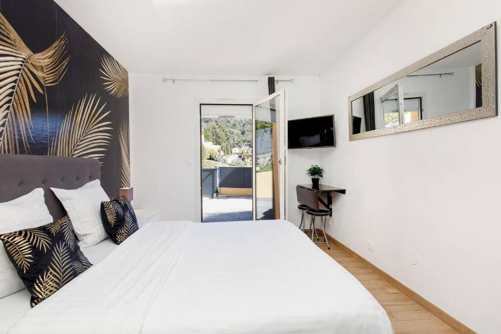 Studio Au Calme, Avec Terrasse Et Parking A Eze Village Εξωτερικό φωτογραφία